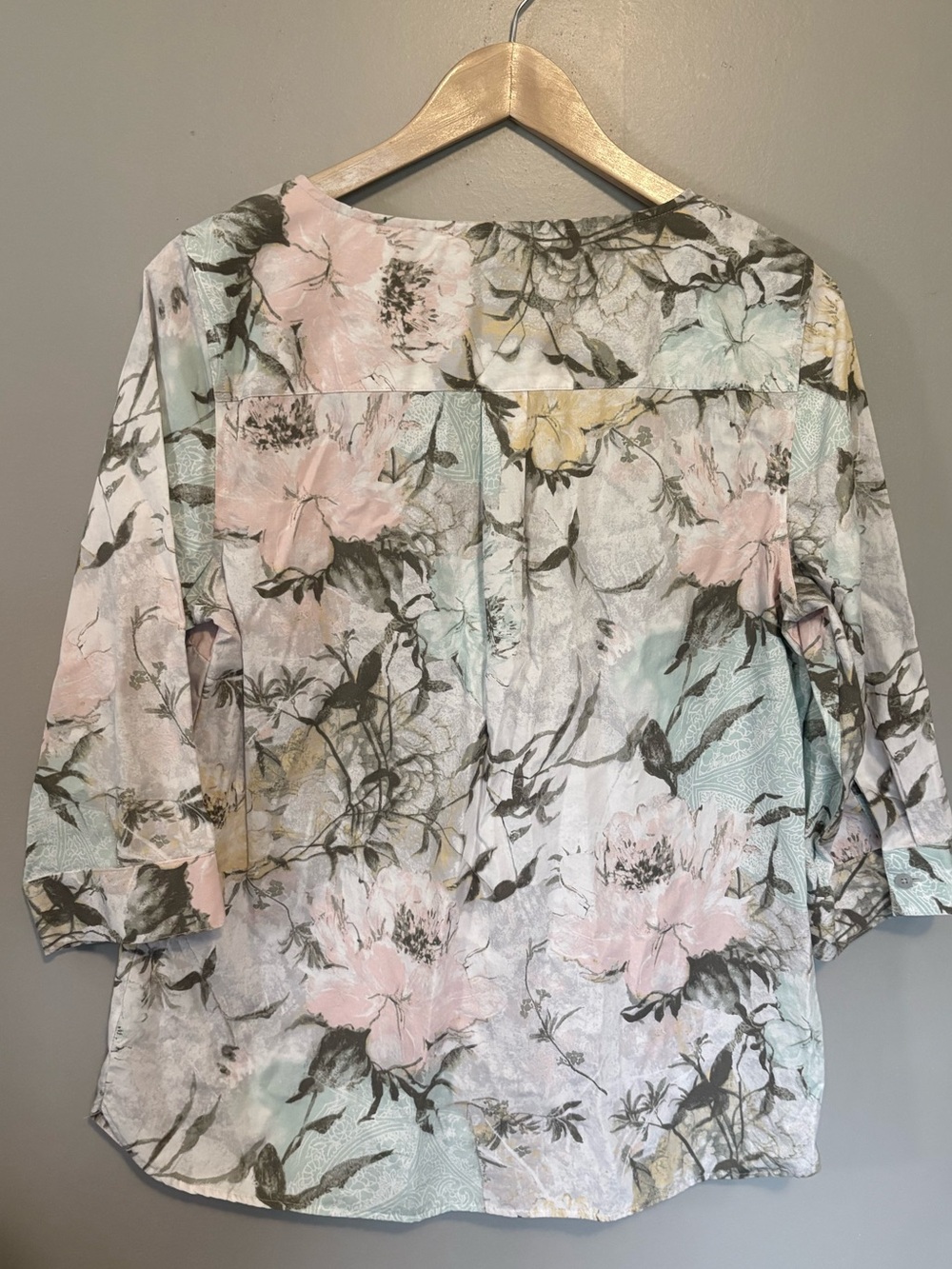 Chico’s 100% Cotton Floral Blouse - Picture 4 of 5